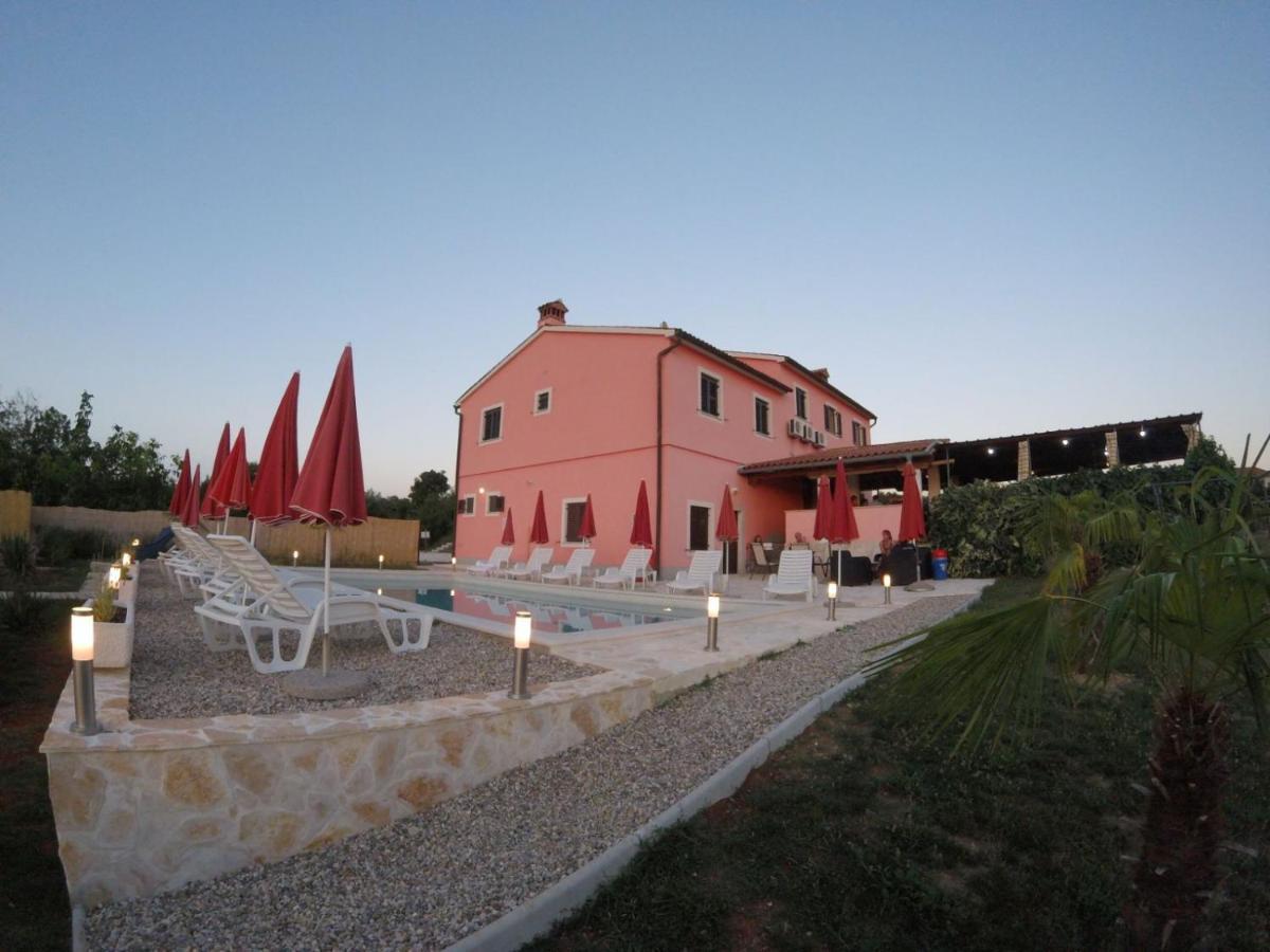 Bed And Breakfast Rogocana Labin  Extérieur photo