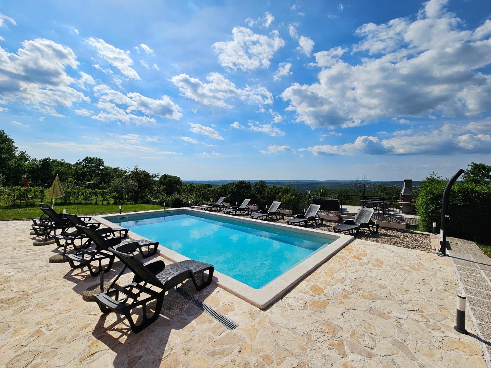 Bed And Breakfast Rogocana Labin  Extérieur photo