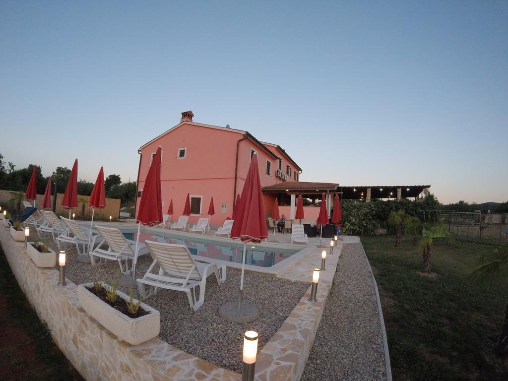 Bed And Breakfast Rogocana Labin  Extérieur photo
